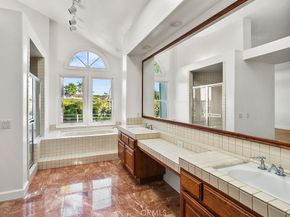 19 Harbor Pointe, Corona Del Mar CA 92625