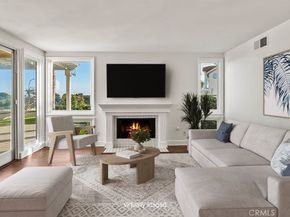 19 Harbor Pointe, Corona Del Mar CA 92625