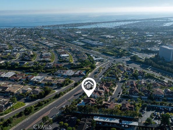 19 Harbor Pointe, Corona Del Mar CA 92625