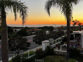 19 Harbor Pointe, Corona Del Mar CA 92625