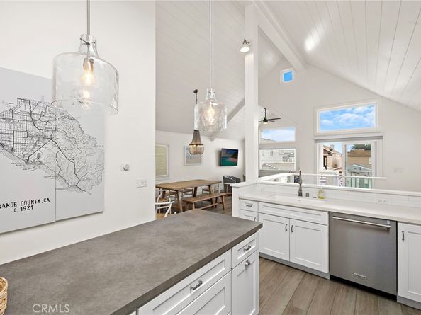 207 40th, Newport Beach CA 92663