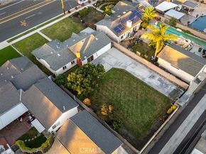 5082 Edinger Avenue, Huntington Beach CA 92649