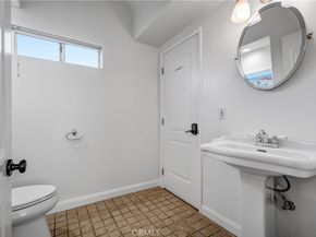 179 Pomona, Long Beach CA 90803