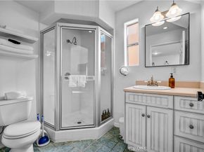 179 Pomona, Long Beach CA 90803