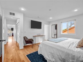 179 Pomona, Long Beach CA 90803