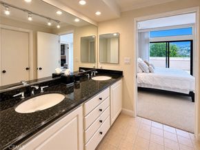 2508 Navarra 414, Carlsbad CA 92009