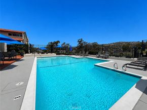 2508 Navarra 414, Carlsbad CA 92009