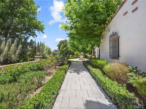 40 Echo Glen, Irvine CA 92618