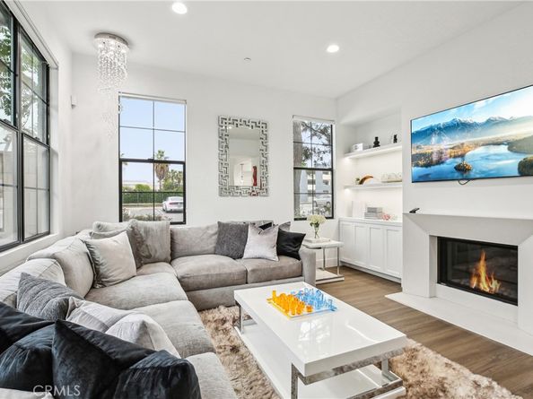 551 W Maple Avenue, Orange CA 92868