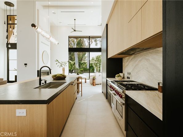 2321 Mesa Drive, Newport Beach CA 92660