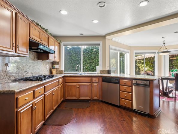 16 Arizona, Irvine CA 92606
