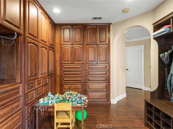 16 Arizona, Irvine CA 92606