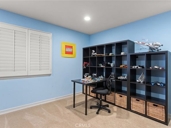 16 Arizona, Irvine CA 92606