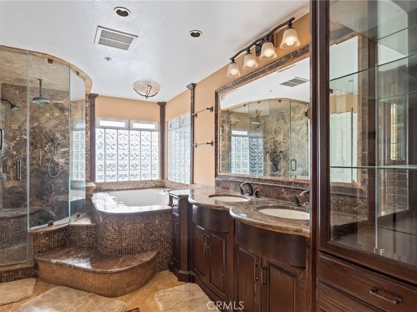 16 Arizona, Irvine CA 92606