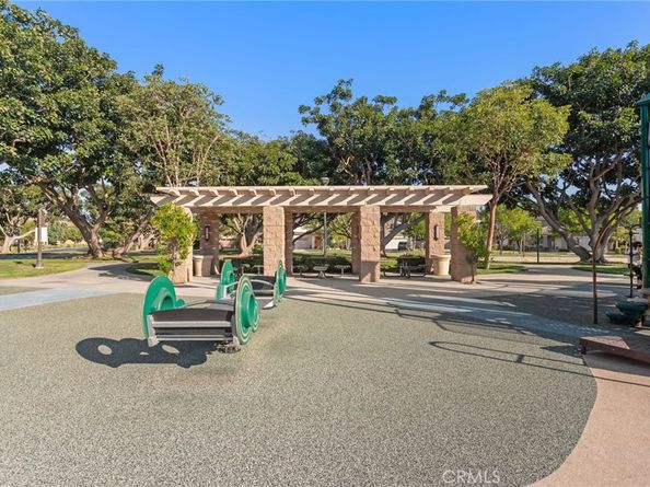 16 Arizona, Irvine CA 92606