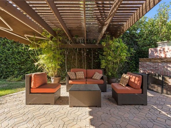 16 Arizona, Irvine CA 92606