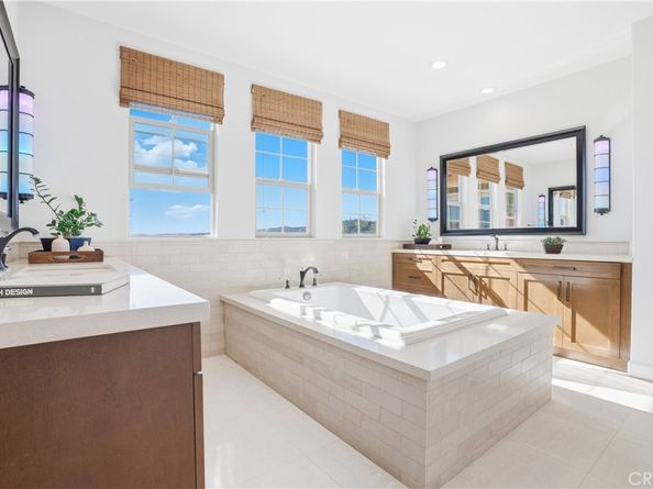 8 Cadencia Street, Rancho Mission Viejo CA 92694