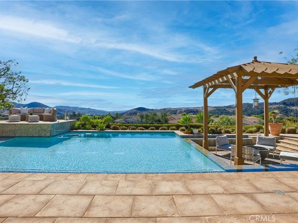 8 Cadencia Street, Rancho Mission Viejo CA 92694
