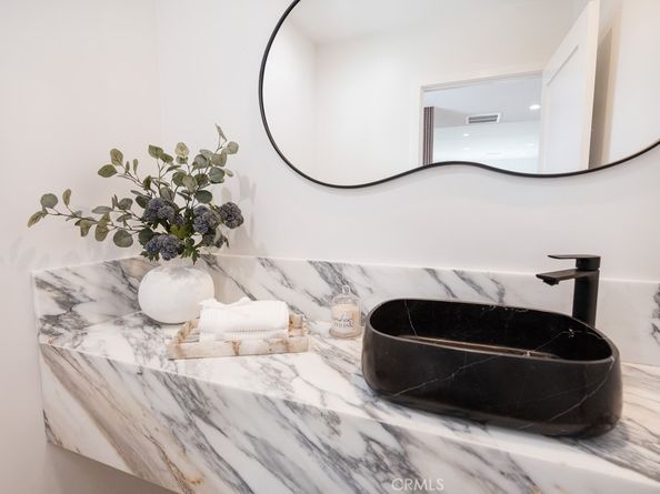 2187 Meyer Place, Costa Mesa CA 92627