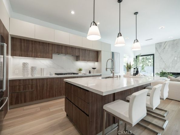 2187 Meyer Place, Costa Mesa CA 92627