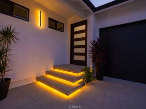 2187 Meyer Place, Costa Mesa CA 92627