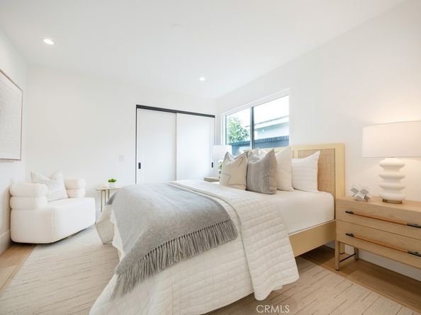 2187 Meyer Place, Costa Mesa CA 92627