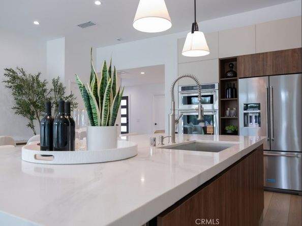 2187 Meyer Place, Costa Mesa CA 92627