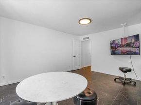 11645 Montana Avenue 126, Los Angeles CA 90049