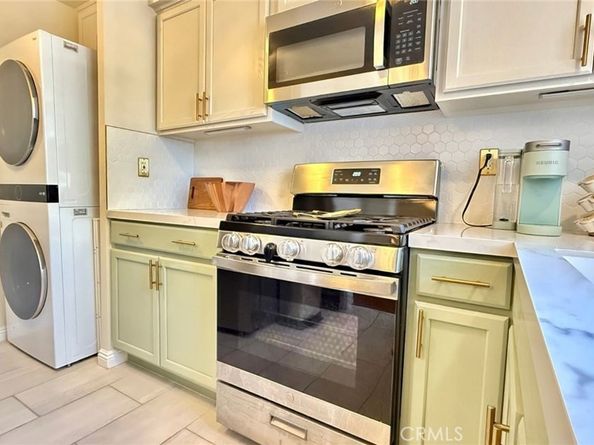 18350 Hatteras Street 176, Tarzana CA 91356