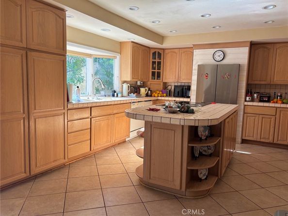 715 N Lariat, Long Beach CA 90815