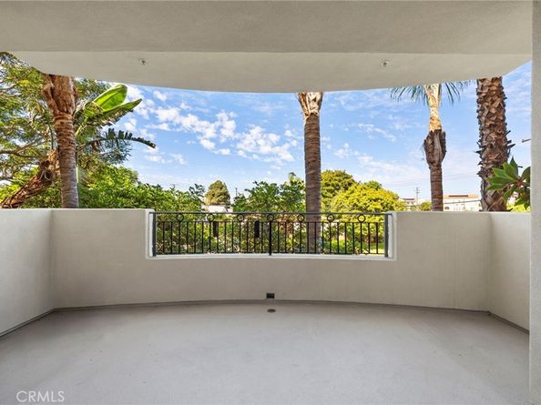 401 Bernard Street 211, Costa Mesa CA 92627