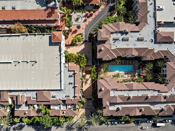 401 Bernard Street 211, Costa Mesa CA 92627