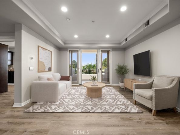 401 Bernard Street 211, Costa Mesa CA 92627