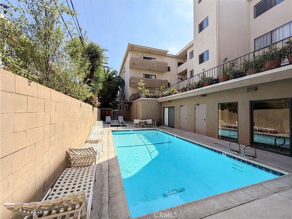 1944 Glendon 209, Los Angeles CA 90025