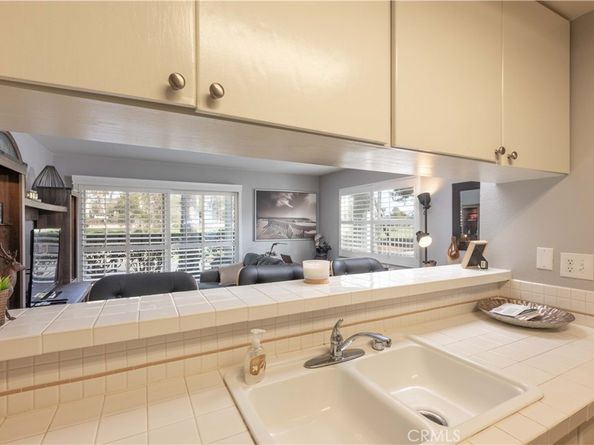 6000 Bixby Village Drive 15, Long Beach CA 90803