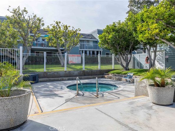 6000 Bixby Village Drive 15, Long Beach CA 90803