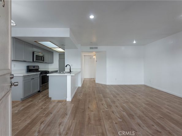 15946 Vanowen Street 103, Van Nuys CA 91406