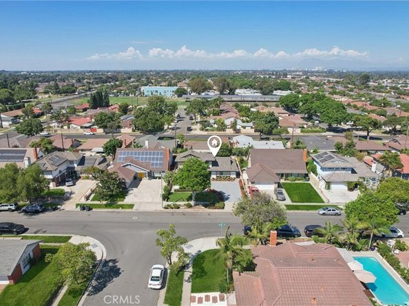 1533 W San Lorenzo Ave, Santa Ana CA 92704