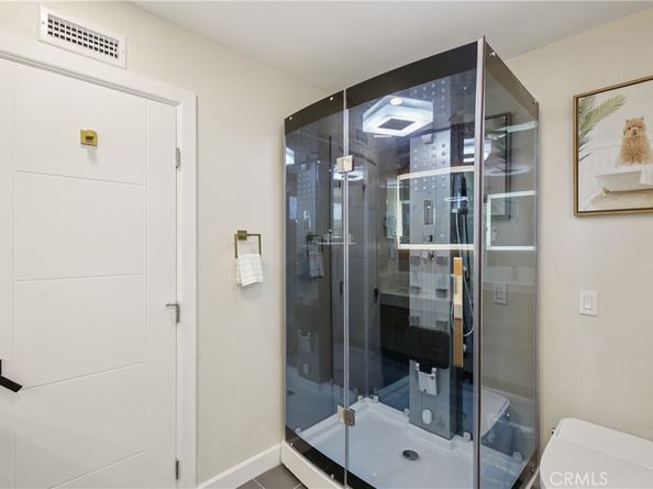 1533 W San Lorenzo Ave, Santa Ana CA 92704