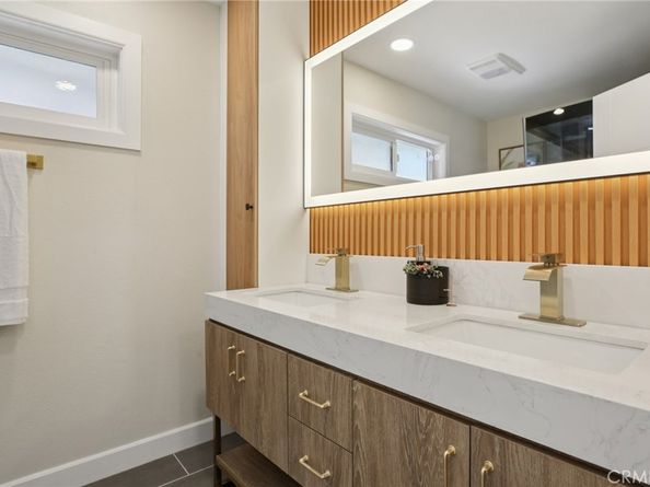 1533 W San Lorenzo Ave, Santa Ana CA 92704