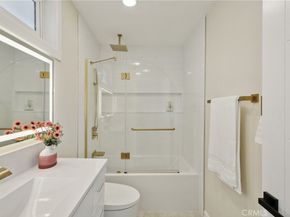 1533 W San Lorenzo Ave, Santa Ana CA 92704