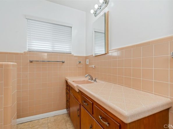 831 Roswell Avenue, Long Beach CA 90804