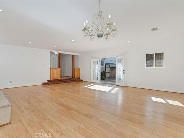 831 Roswell Avenue, Long Beach CA 90804