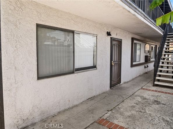 911 E 10th Street, Long Beach CA 90813