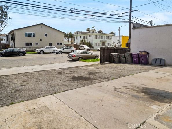 911 E 10th Street, Long Beach CA 90813