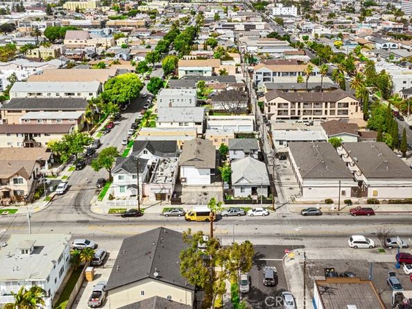 911 E 10th Street, Long Beach CA 90813