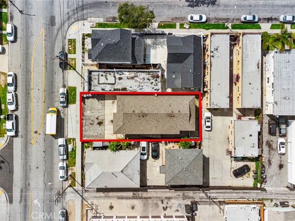 911 E 10th Street, Long Beach CA 90813