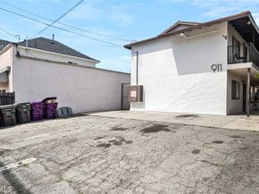 911 E 10th Street, Long Beach CA 90813