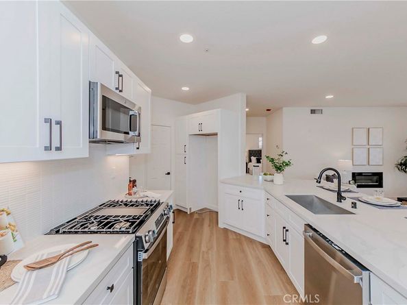 429 Ridgeway, Irvine CA 92620