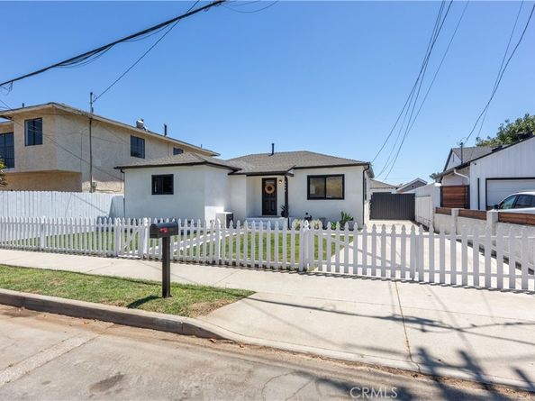 3240 Pacific Avenue, Long Beach CA 90807